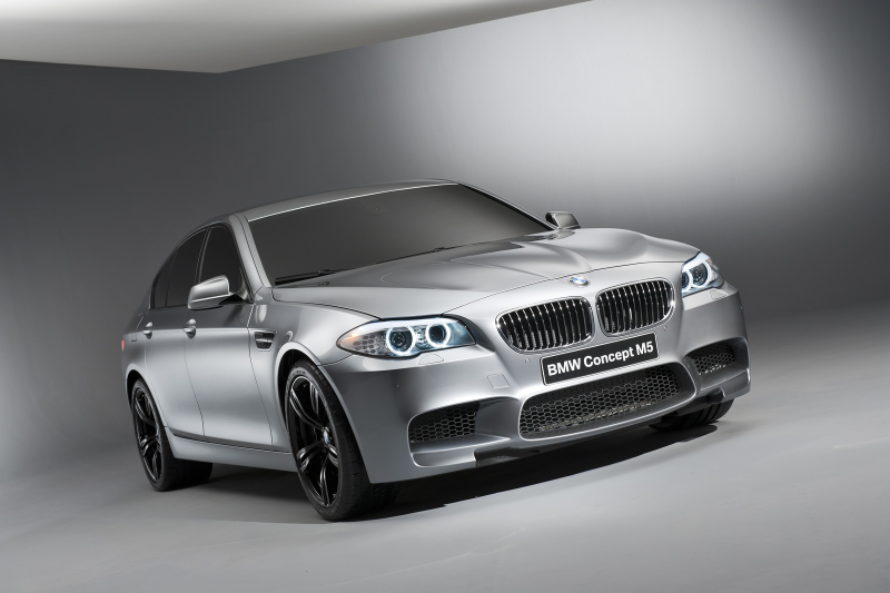 Illustration for article titled The 2012 BMW M5 is a twin-turbo V8-powered rocket